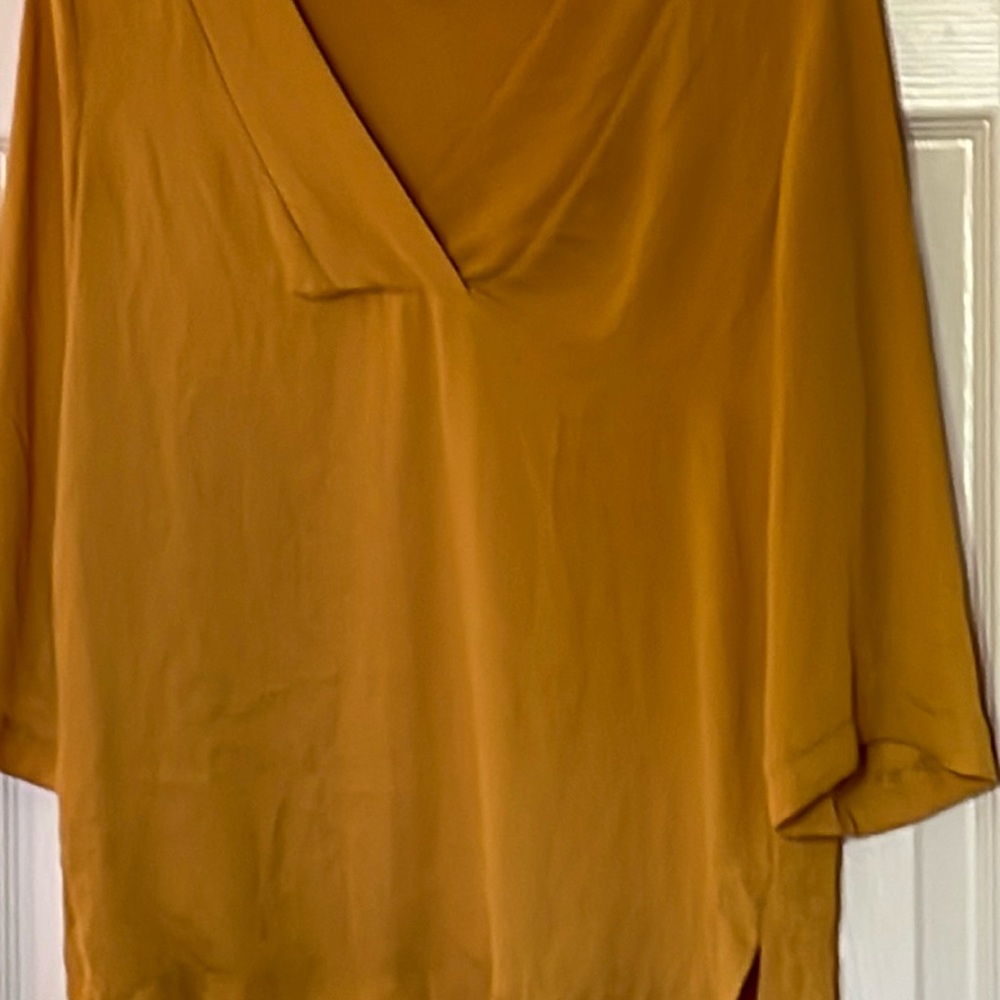 3/$15 Bundle!sale! INTERI DARK MUSTARD SZ SMALL Blouse